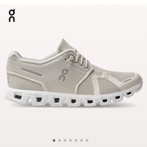 On running cloud shoes